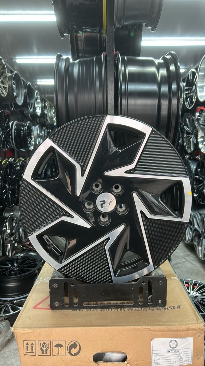 LKN Lkn 7.5x19/5x108 D63.4 ET47 4 диска черный, серебристый