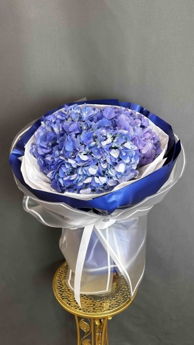 Bloomera Flowers моно-букет с открыткой гортензия 3 шт 48 см