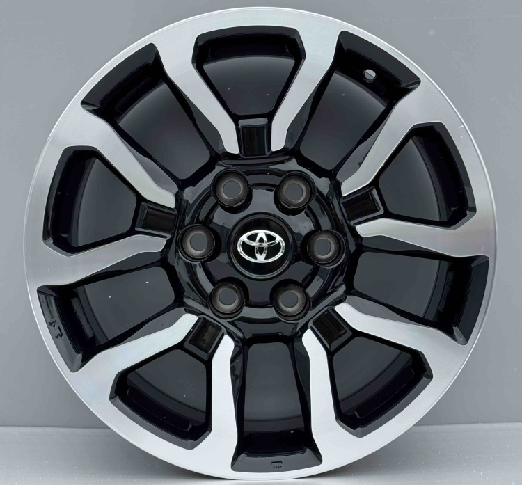 Rainbow Dance PRADO/HILUX 0194F 7.5x18/6x139.7 D106.1 ET25 4 диска черный, серебристый