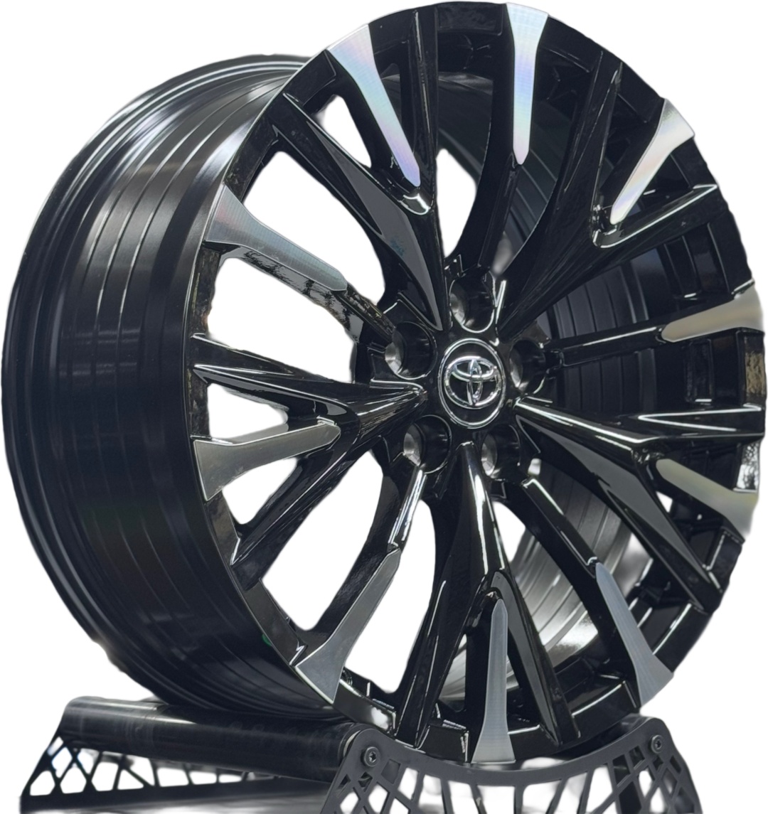 RNO XF039 8x18/5x114.3 D60.1 ET35 4 диска черный, серебристый