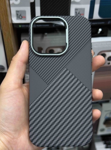 Чехол LML для Apple iPhone 15 черный