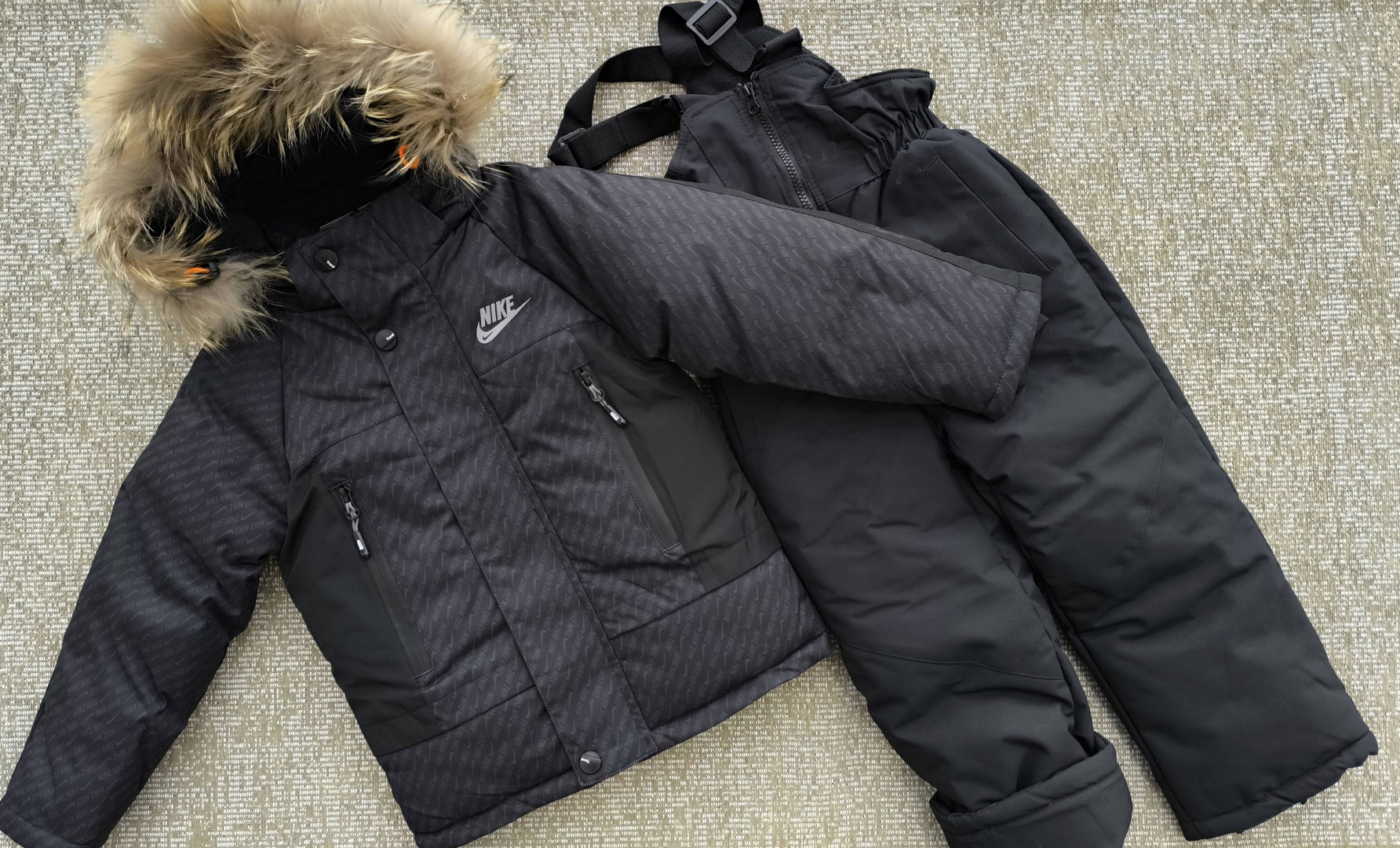 Комплект с комбинезоном черный, серый