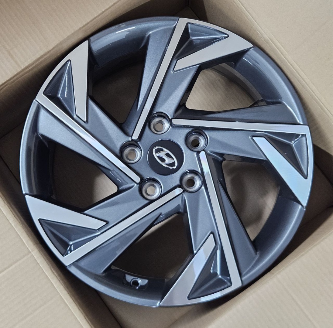 Fonyee SM H3317F 7x17/5x114.3 D67.1 ET49 4 диска серебристый