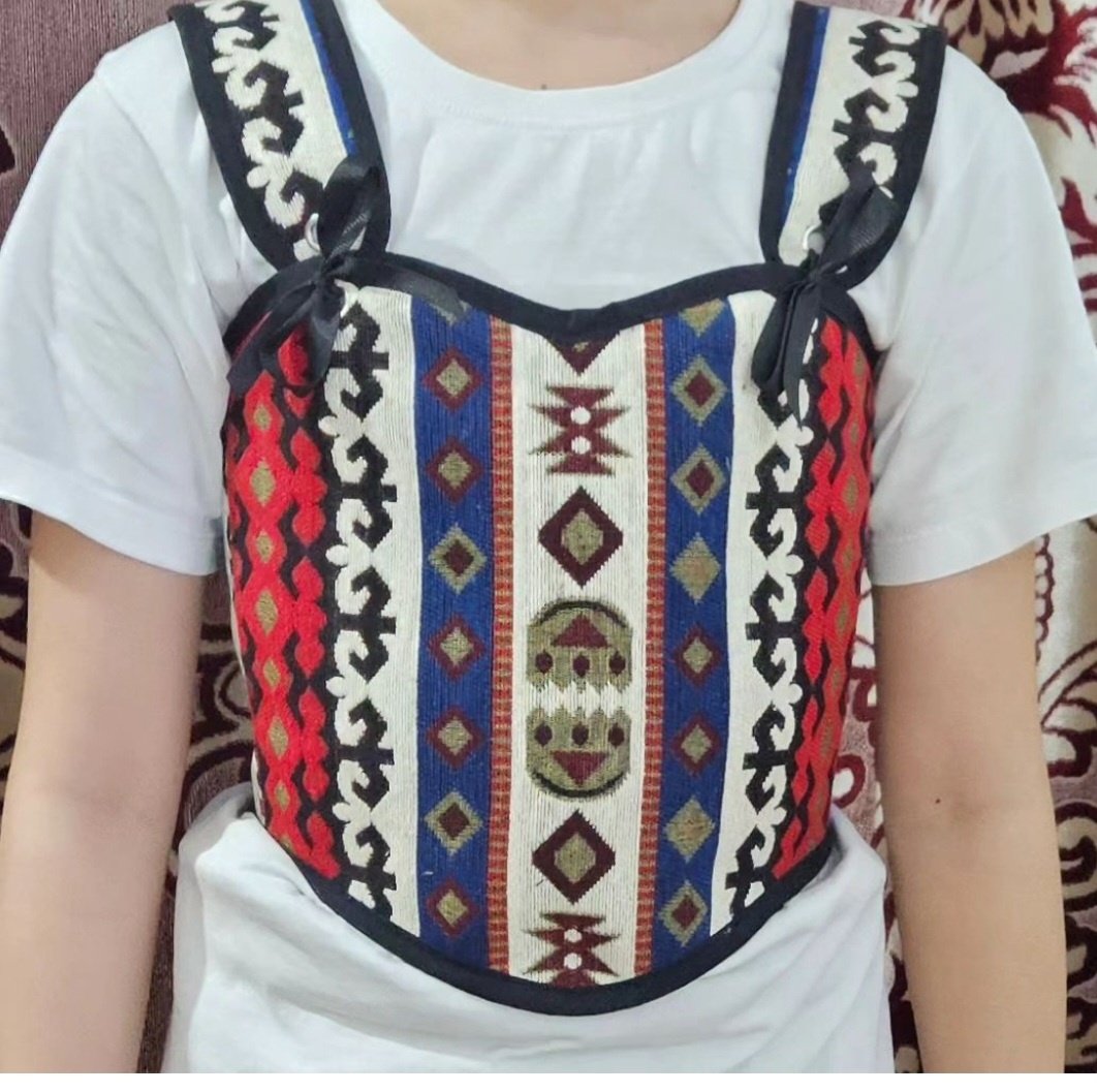 Школьный жилет мультиколор