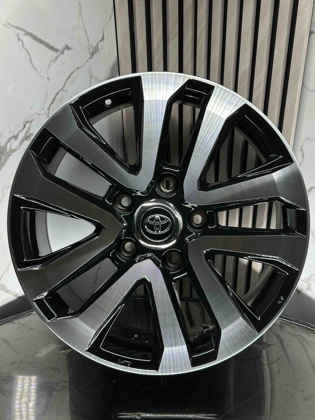 Top Grade H707F 8.5x20/5x150 D110 ET45 4 диска черный, серебристый