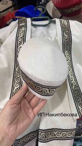 Национальный костюм белый