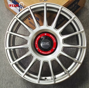 OZ Racing OZ.RUNNING 7.5x17/5x100/112 D73.1 ET35 4 диска серебристый
