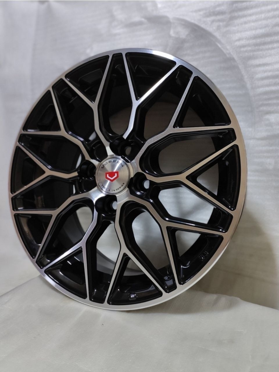 RNO V1083 6.5x15/4x100 D67.1 ET35 4 диска серебристый