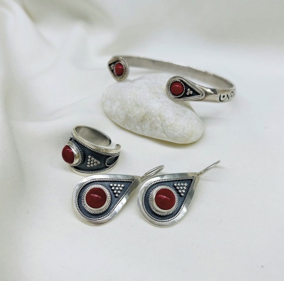 HandMade 99509132 вес 40 г серебро, коралл