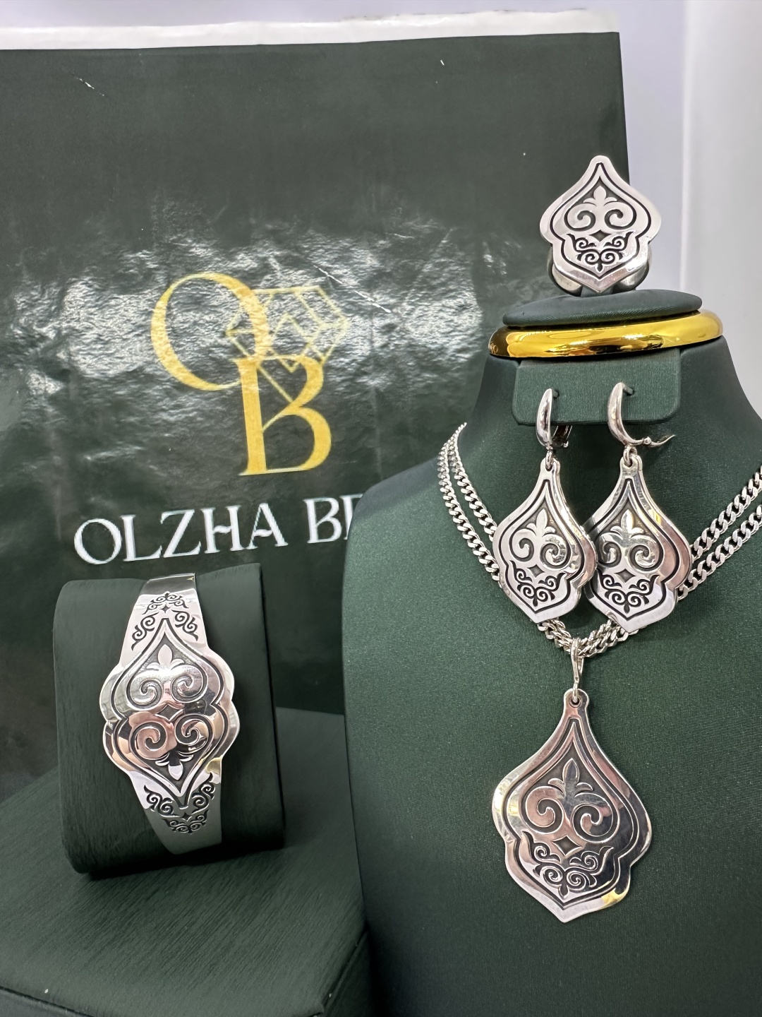 OLZHA BRAND O3 вес 69 г серебро, без вставок