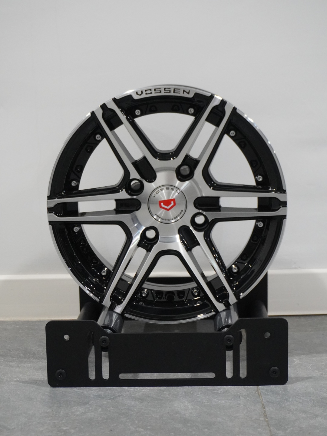 PDW VOSSEN 6x13/4x114.3 D70.1 ET30 4 диска серебристый, черный
