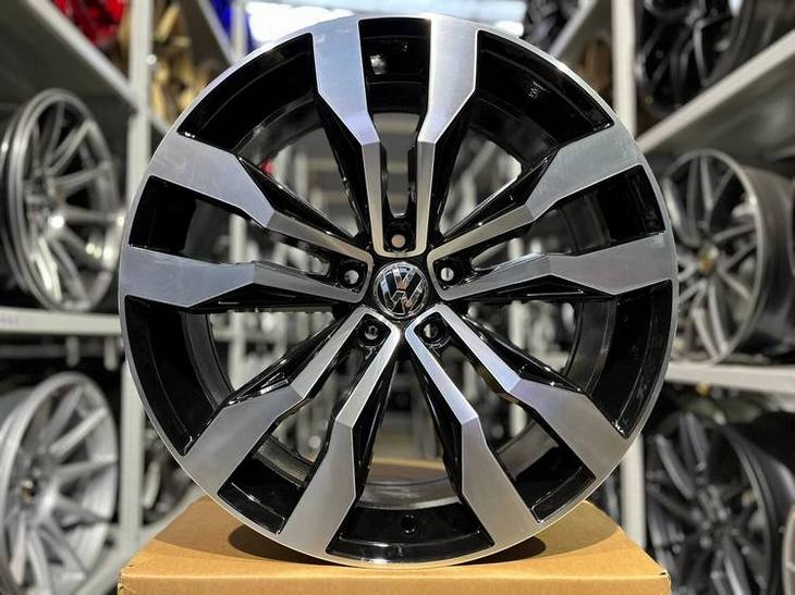 FF Volksw ip-5131 8.5x20/5x112 D57.1 ET38 4 диска черный