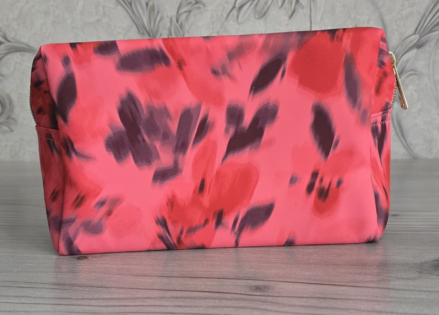 Avon косметичка полиэстер красный, розовый 13X20 см