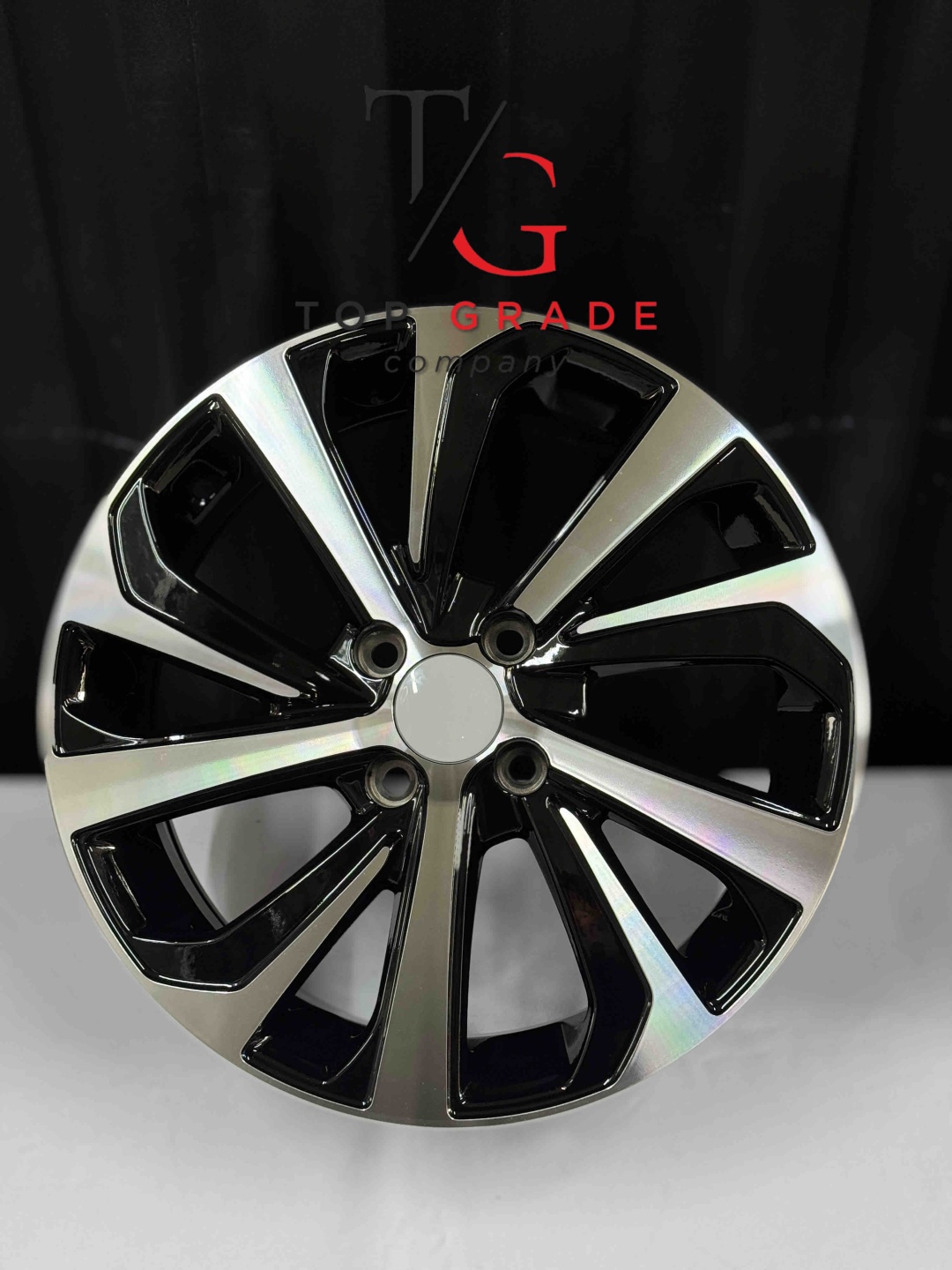 Top Grade Top grade0132 6.5x16/4x100 D54.1 ET45 4 диска черный, серебристый