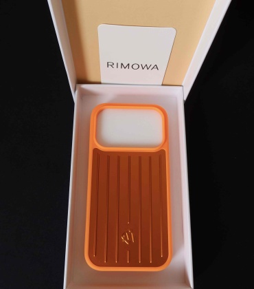 Чехол Rimowa для Apple iPhone 17 Pro Max оранжевый