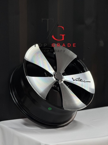 Top Grade 9016 7.5x17/5x114.3 D67.1 ET35 4 диска черный, серебристый