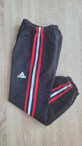 Спортивные брюки черный, красный