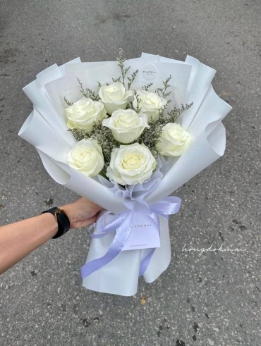 Flowers by Mariya букет с открыткой роза, лимониум 7 шт 65 см