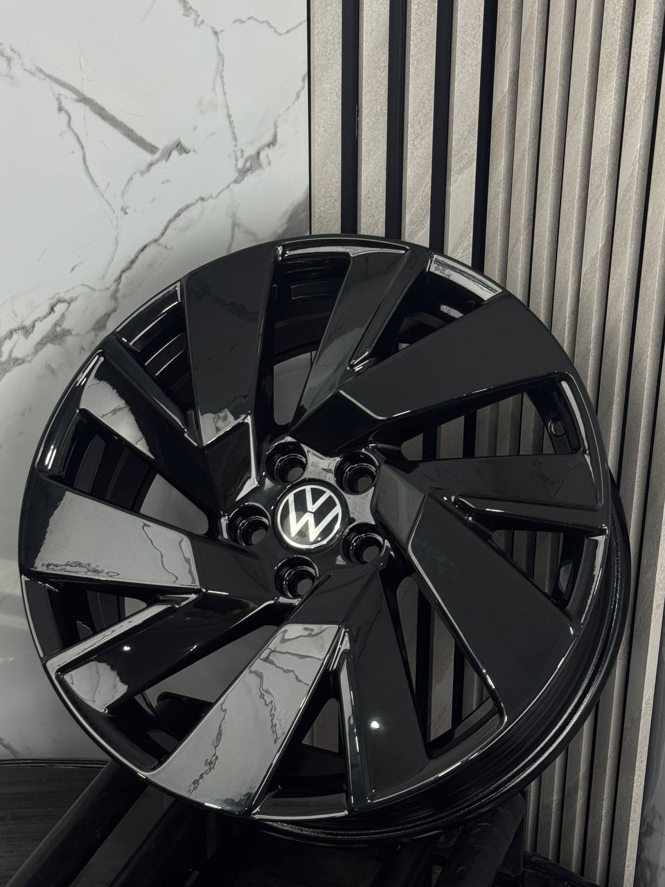 Top Grade Volkswagen 514-7 6.5x17/5x100 D57.1 ET39 4 диска черный