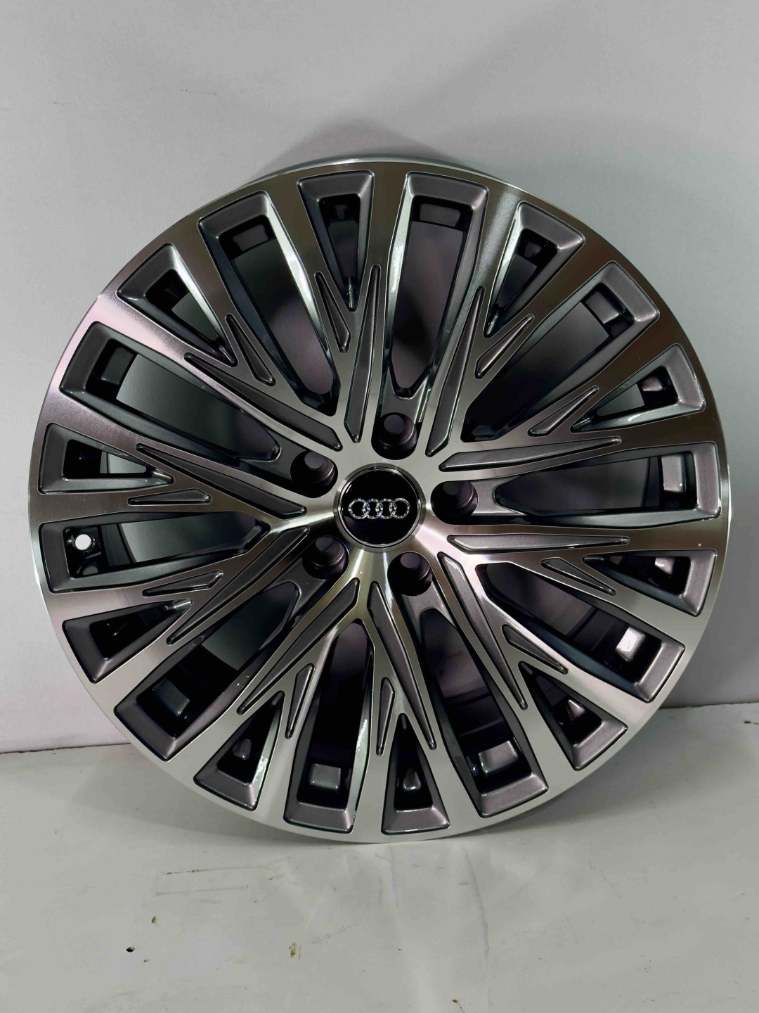Top Grade ауди jt8038 8x18/5x112 D66.45 ET35 4 диска серебристый, графит