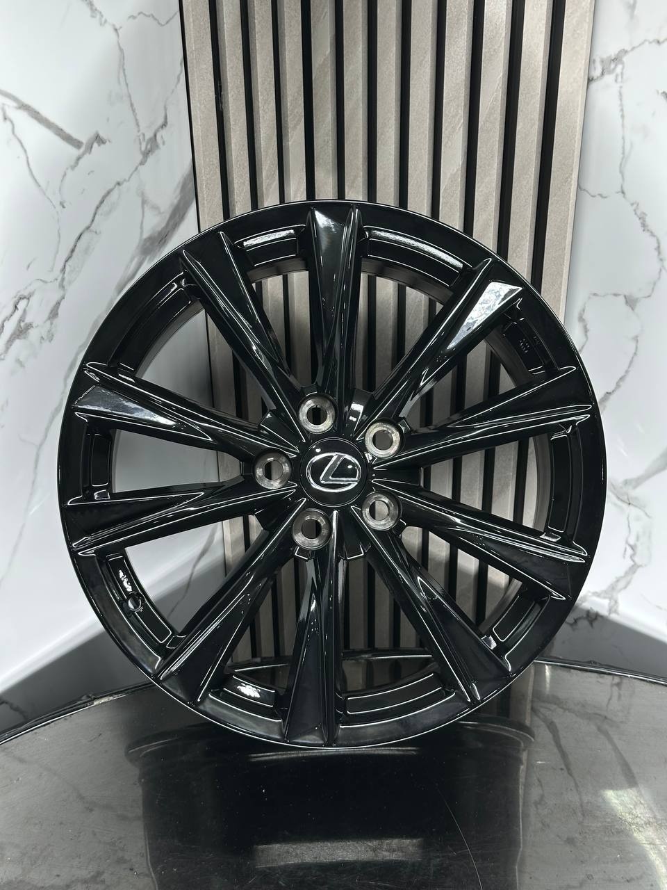 Top Grade Lexus H3202F 8x18/5x114.3 D60.1 ET35 4 диска черный
