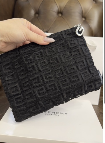 GIVENCHY косметичка текстиль черный 16X21 см
