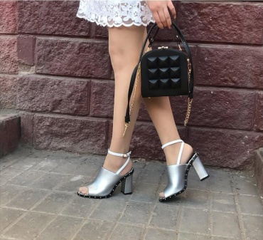 Босоножки Bruna серебристый