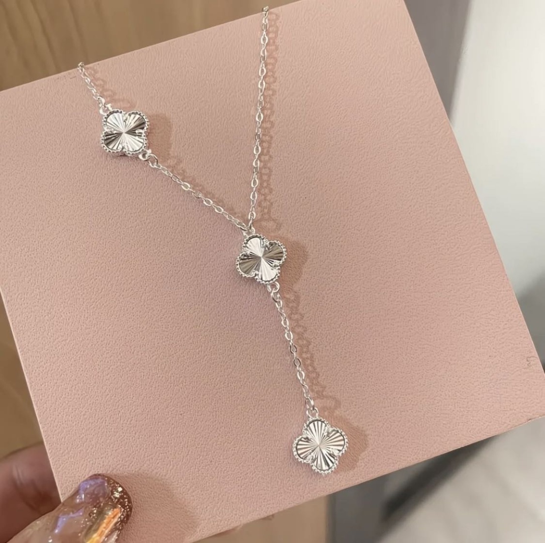 Колье Bellur Silver Clover длина 42 см вес 6.76 г серебро, без вставок