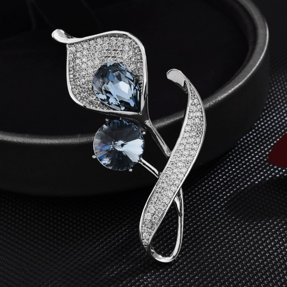 Брошь KOREAN SILVER бижутерный сплав, цирконий, кристаллы