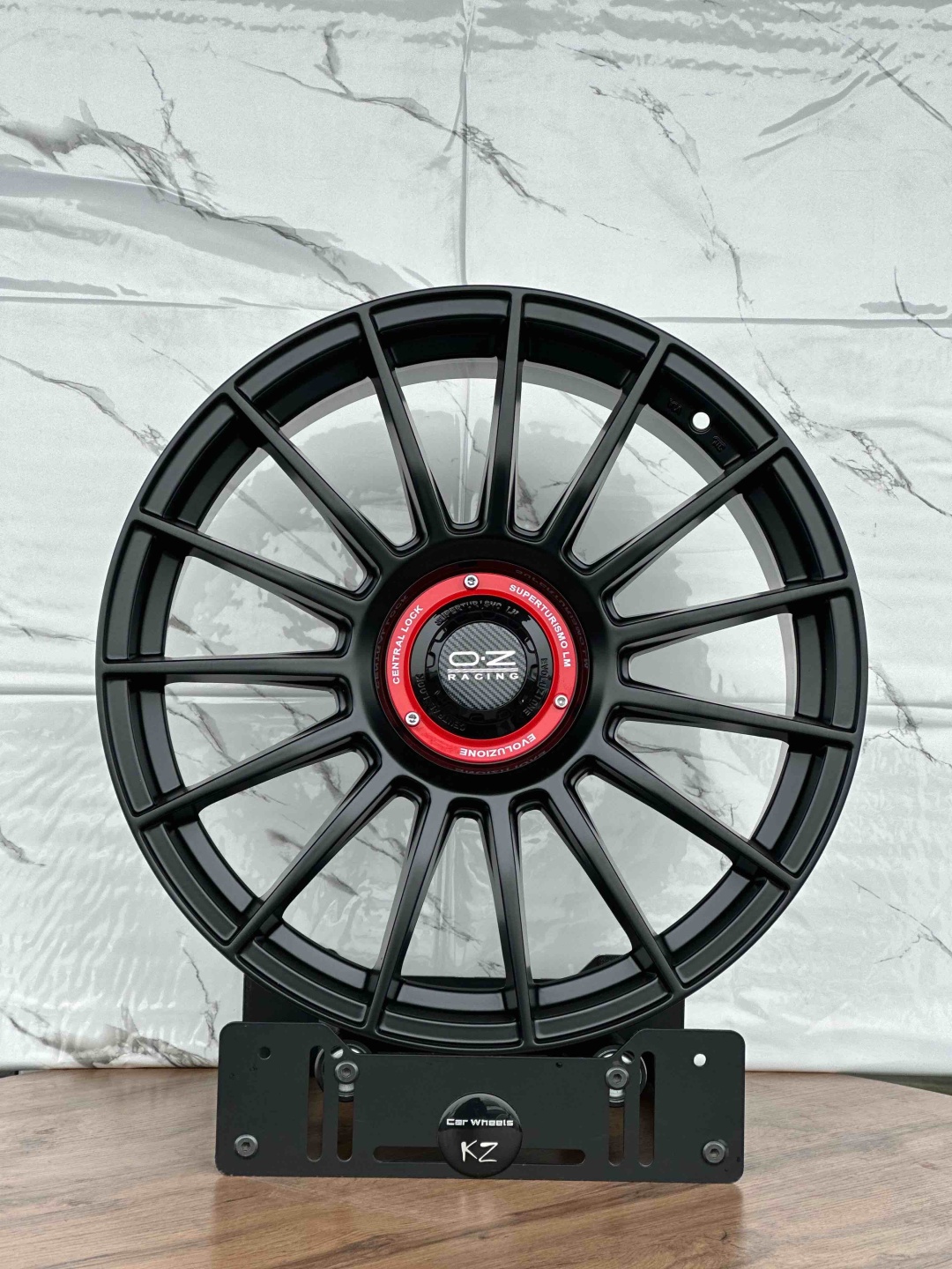 OZ Racing YZ937 8.5x19/5x114.3 D67.1 ET35 4 диска черный