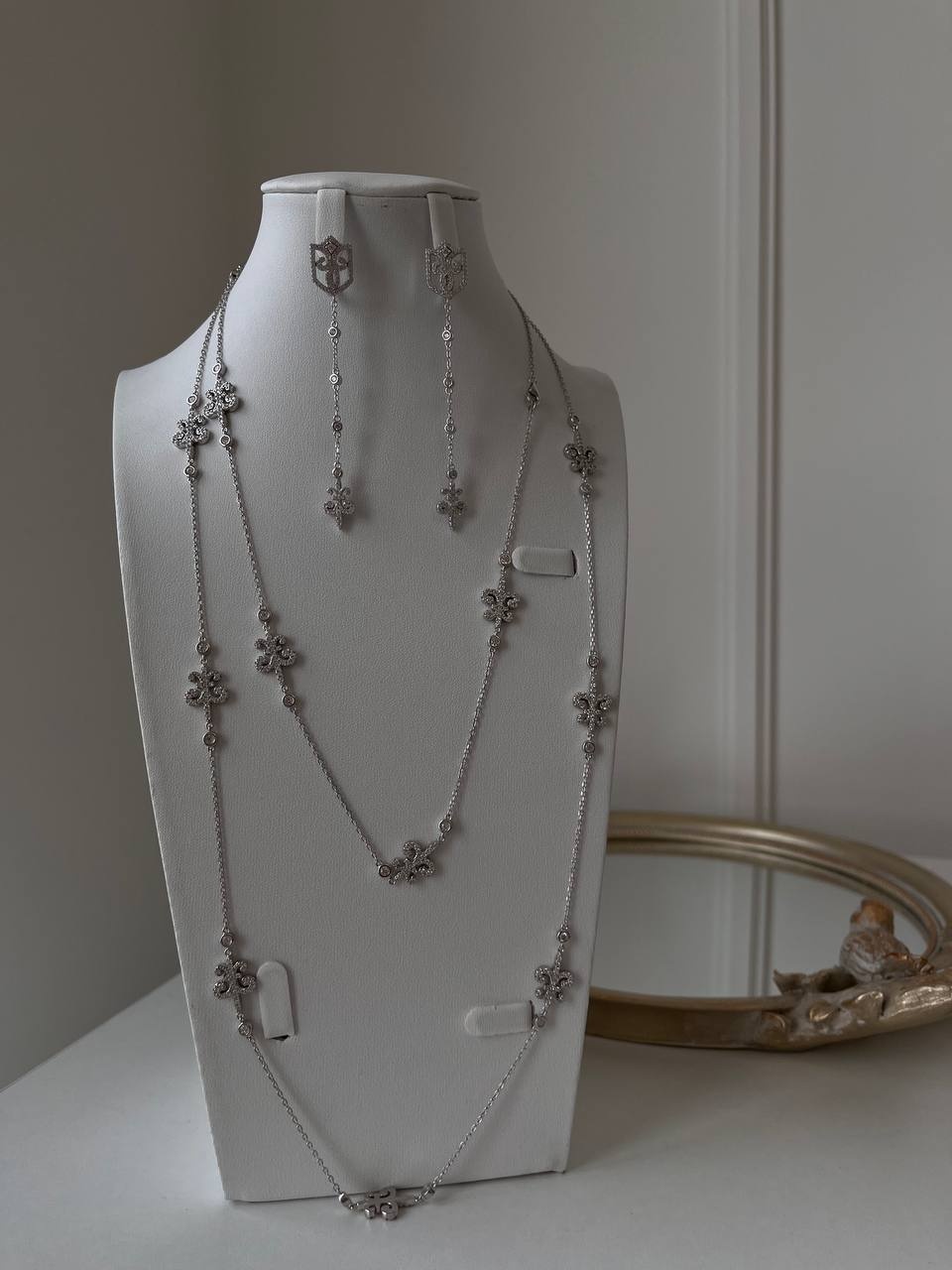 Silver 987654 вес 39 г серебро, цирконий