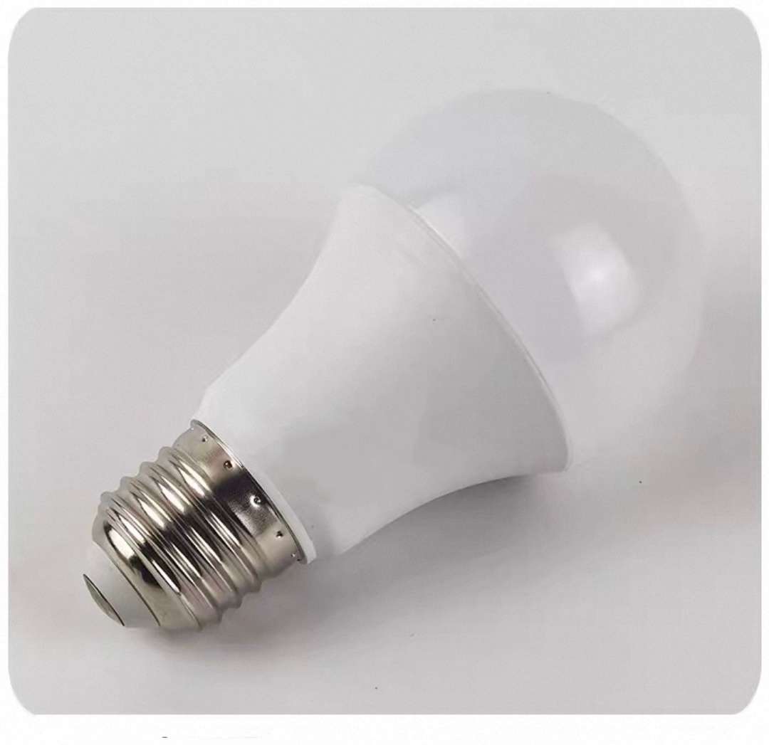 Лампочка 10W E27, светодиодная, холодный белый