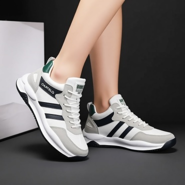 Кроссовки белый