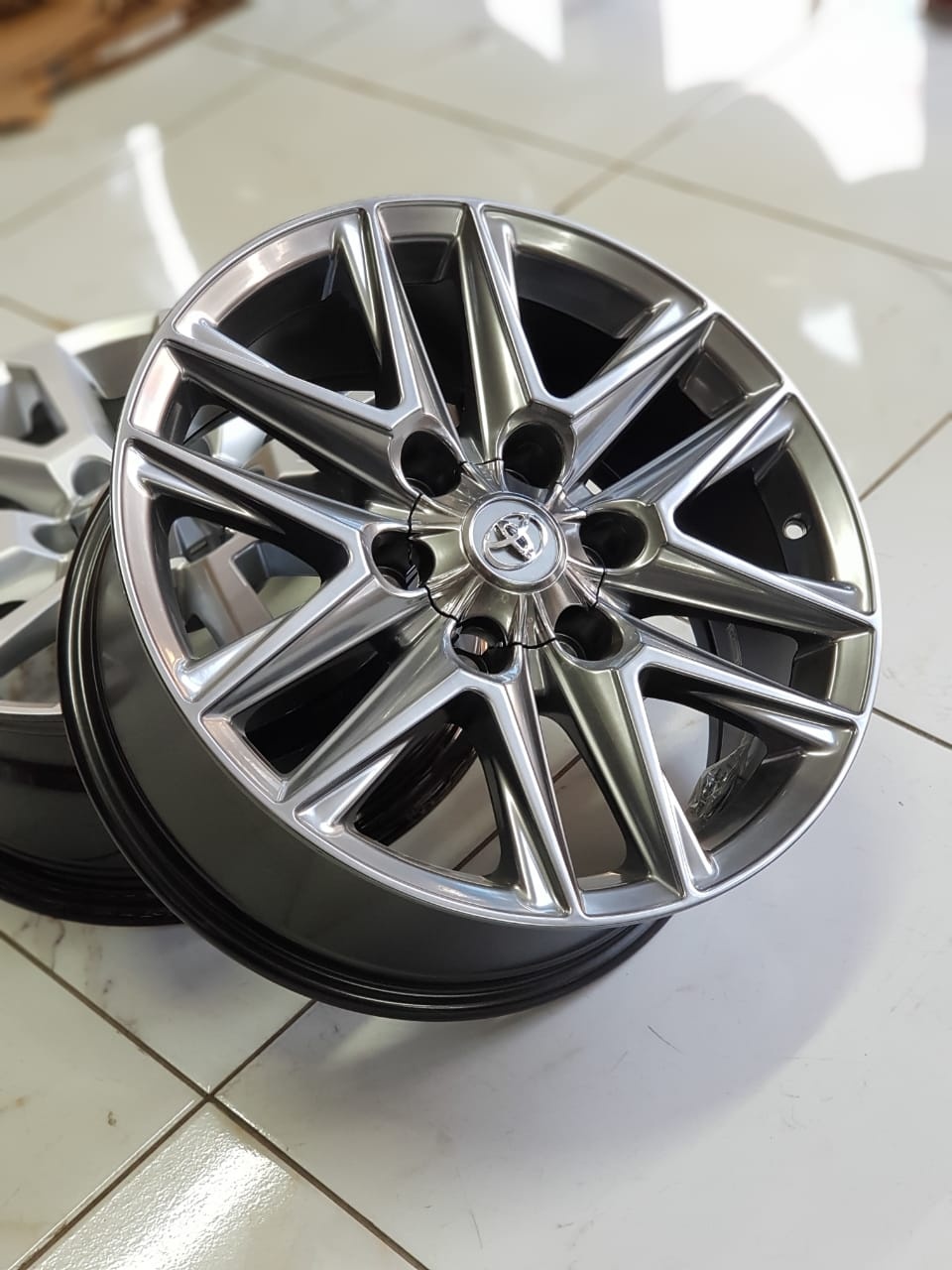 Fonyee Fonnyee 8x20/6x139.7 D106.2 ET25 4 диска графит
