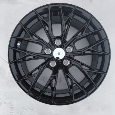 Wheels 015 7.5x17/5x114.3 D73.1 ET35 4 диска черный