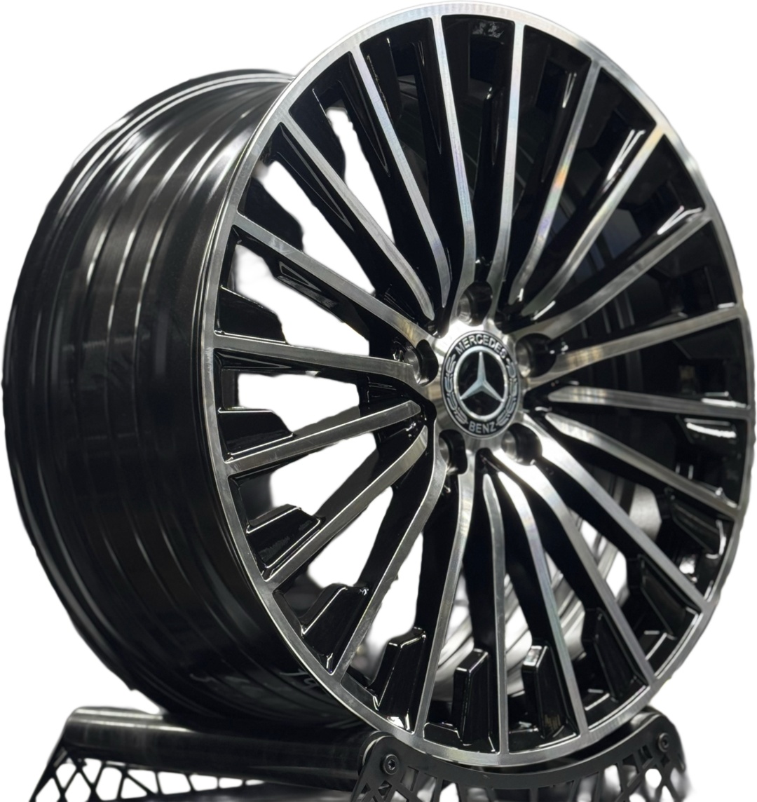 RNO XF011 8.5x19/5x112 D66.45 ET38 4 диска черный, серебристый
