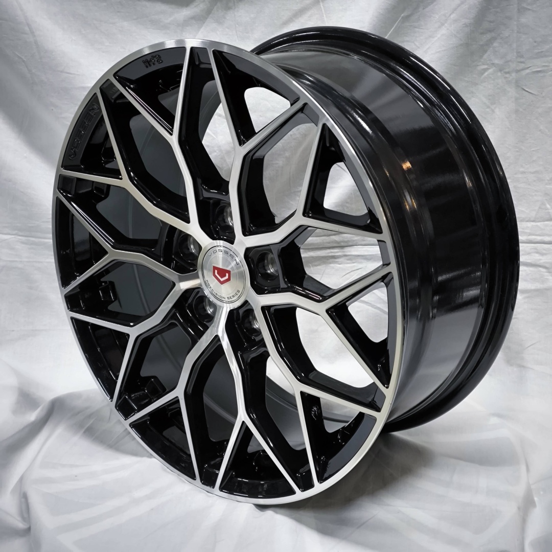 Wheels 361 7.5x17/5x114.3 D67.1 ET40 4 диска черный, серебристый