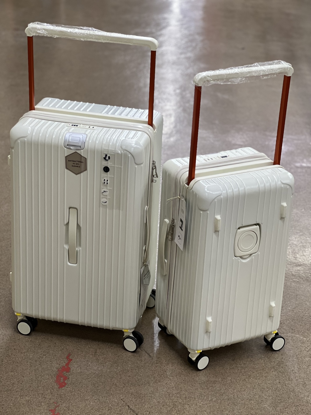 Комплект чемоданов Longstar pc-004 поликарбонат 180 л белый
