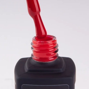 Milk гель-лак Milk Red Only 829 Girl in Red красный глянцевое 9 мл