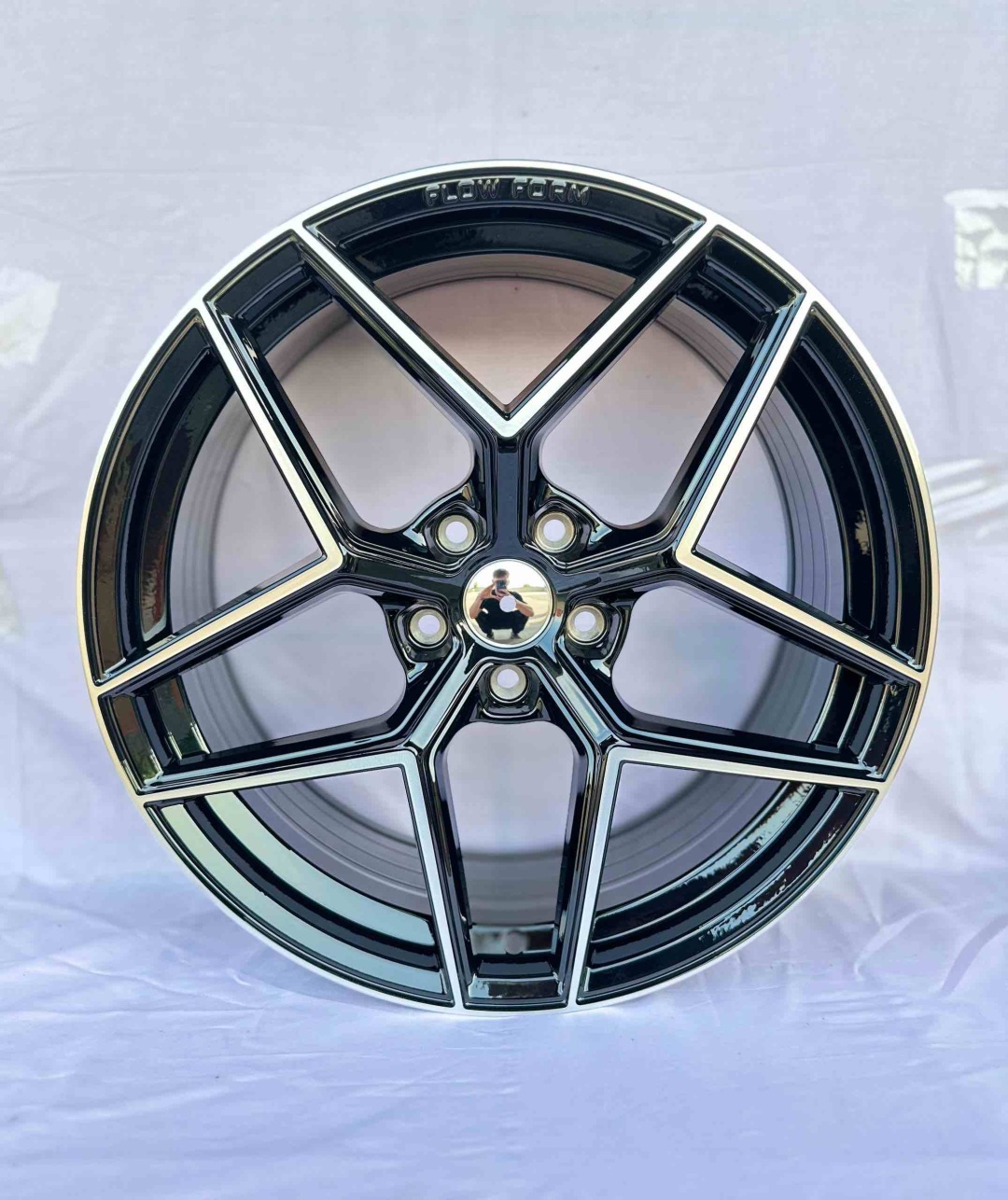 XF 203 8.5x19/5x114.3 D73.1 ET35 4 диска черный, серебристый