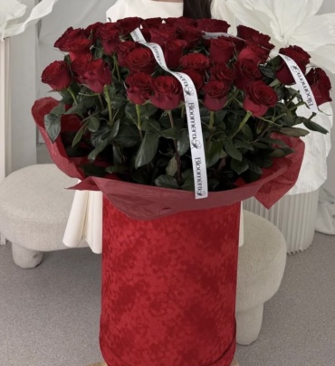 101 Rose композиция с открыткой роза 51 шт 90 см