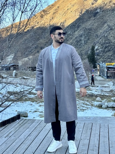 Национальный костюм коричневый