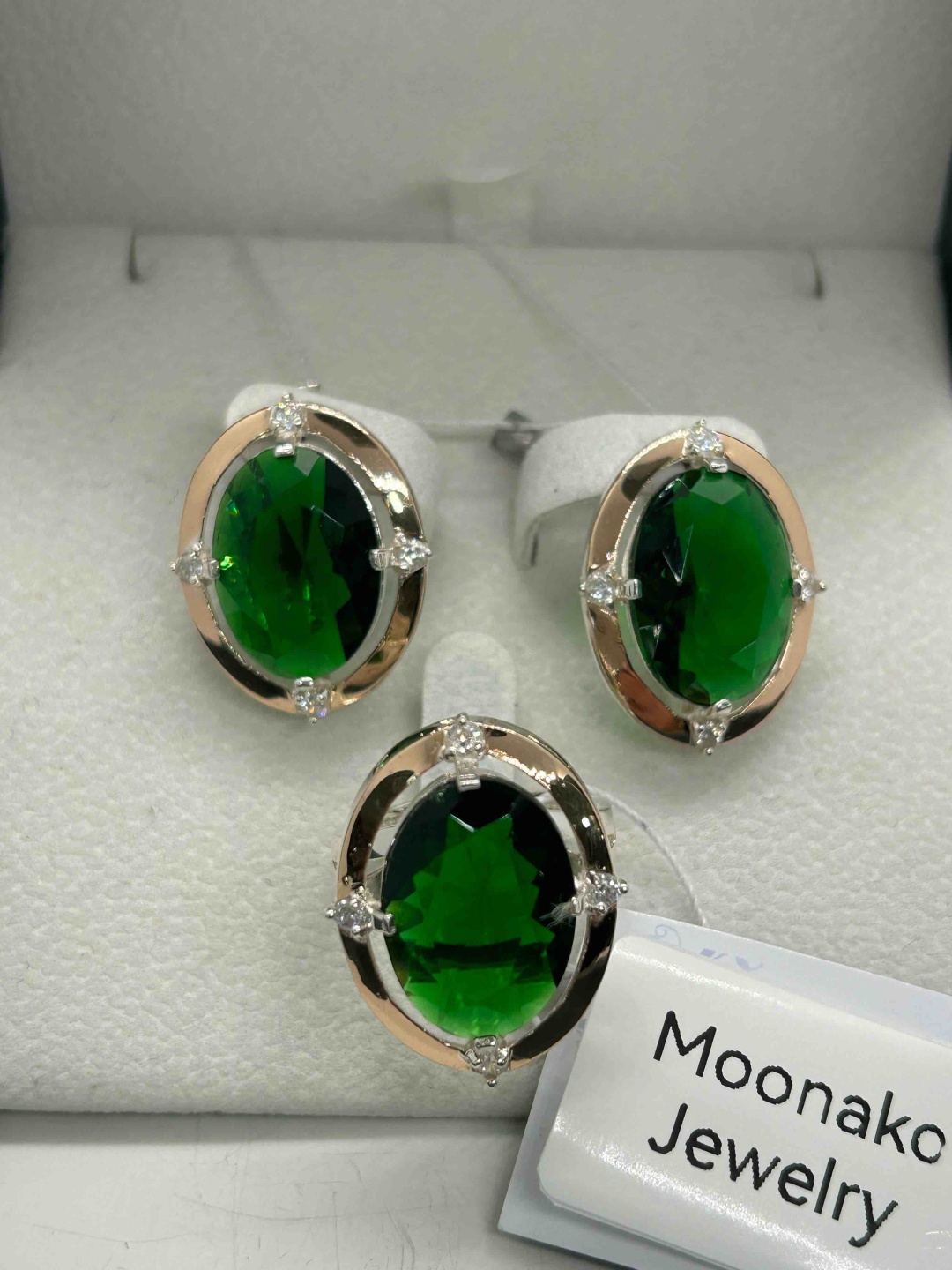 Moonako Jewelry Комплект укр изумруд вес 15 г серебро, золото, наноизумруд