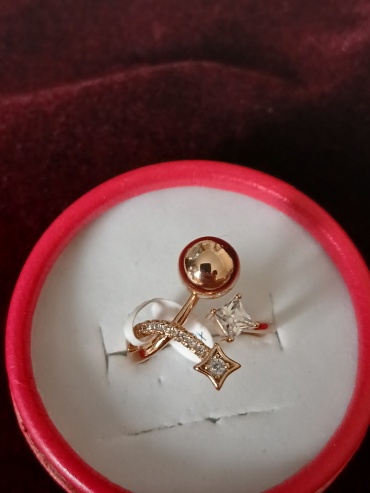 Кольцо Xuping Jewelry 885904925 размер 18 медицинский сплав, медицинское золото, фианит