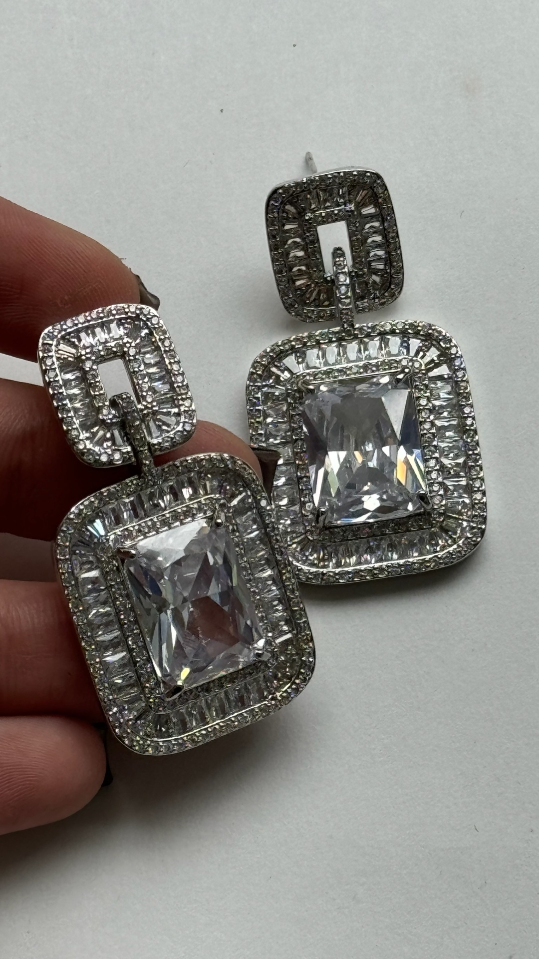 Серьги Inci бижутерный сплав, ювелирный сплав, кристаллы Swarovski