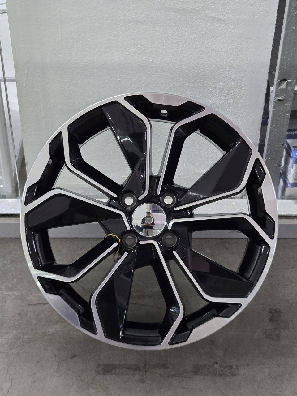 Top Grade SHF1015 6.5x16/4x100 D67.1 ET35 4 диска серебристый, черный