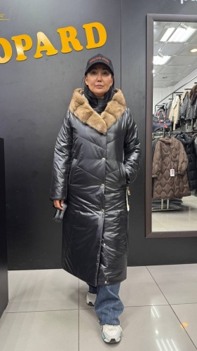 Пуховик черный