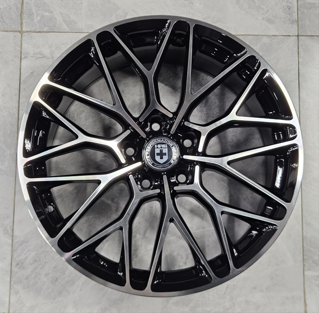 Fonyee SM 8122R 8x18/5x114.3 D67.1 ET40 4 диска черный