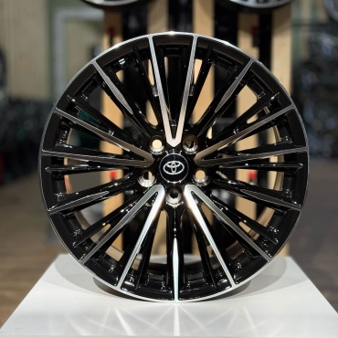 RNO TR5535 8.5x19/5x114.3 D60.1 ET35 4 диска черный, серебристый