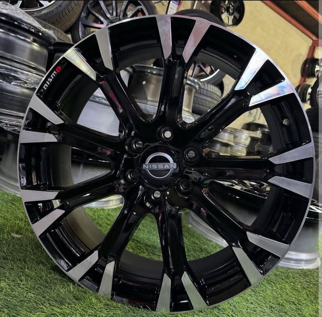 Rainbow Nissan Patrol Nismo 8x22/6x139.7 D78.1 ET30 4 диска серебристый, черный